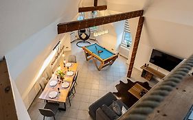 Loft Mit Billard-Tisch Und Ps4