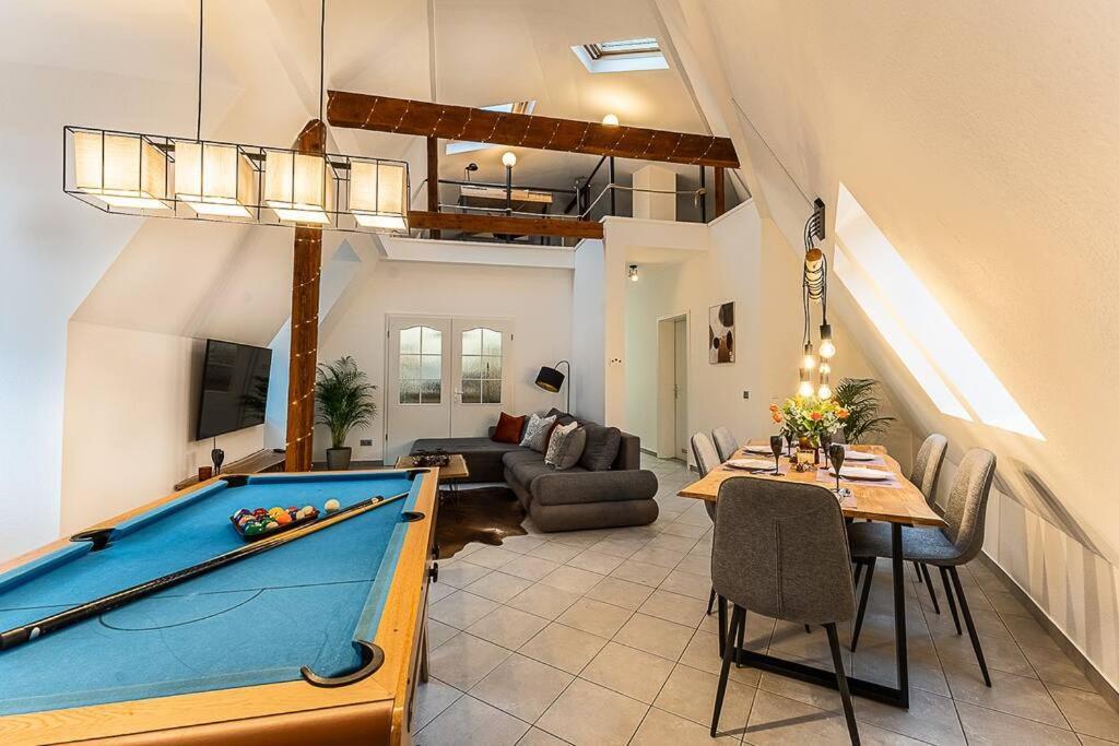 Ferienwohnung Loft Mit Billard-Tisch Und Ps4 Wuppertal Exterior foto