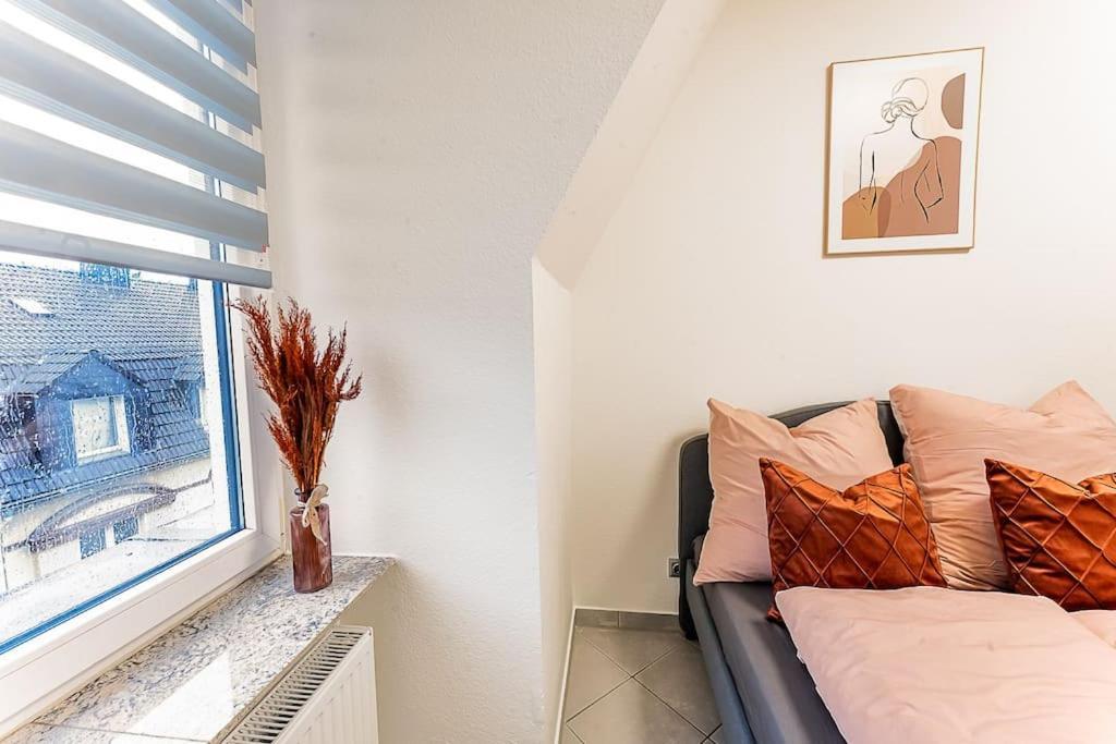 Ferienwohnung Loft Mit Billard-Tisch Und Ps4 Wuppertal Exterior foto